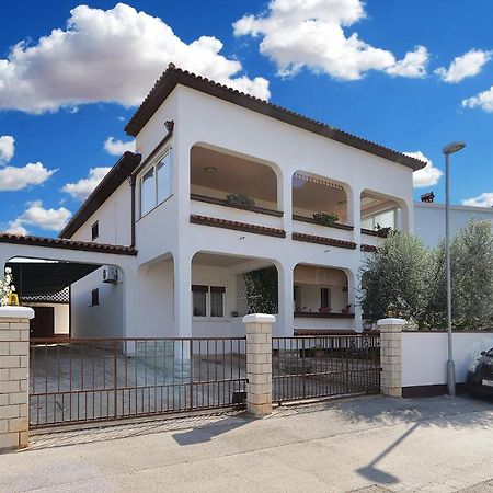 Apartment Mario 2060 Pula Exterior photo
