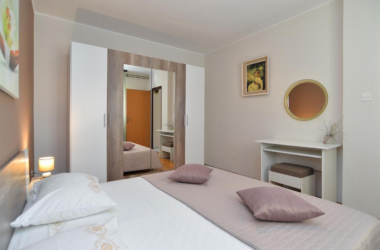 Apartment Mario 2060 Pula Exterior photo