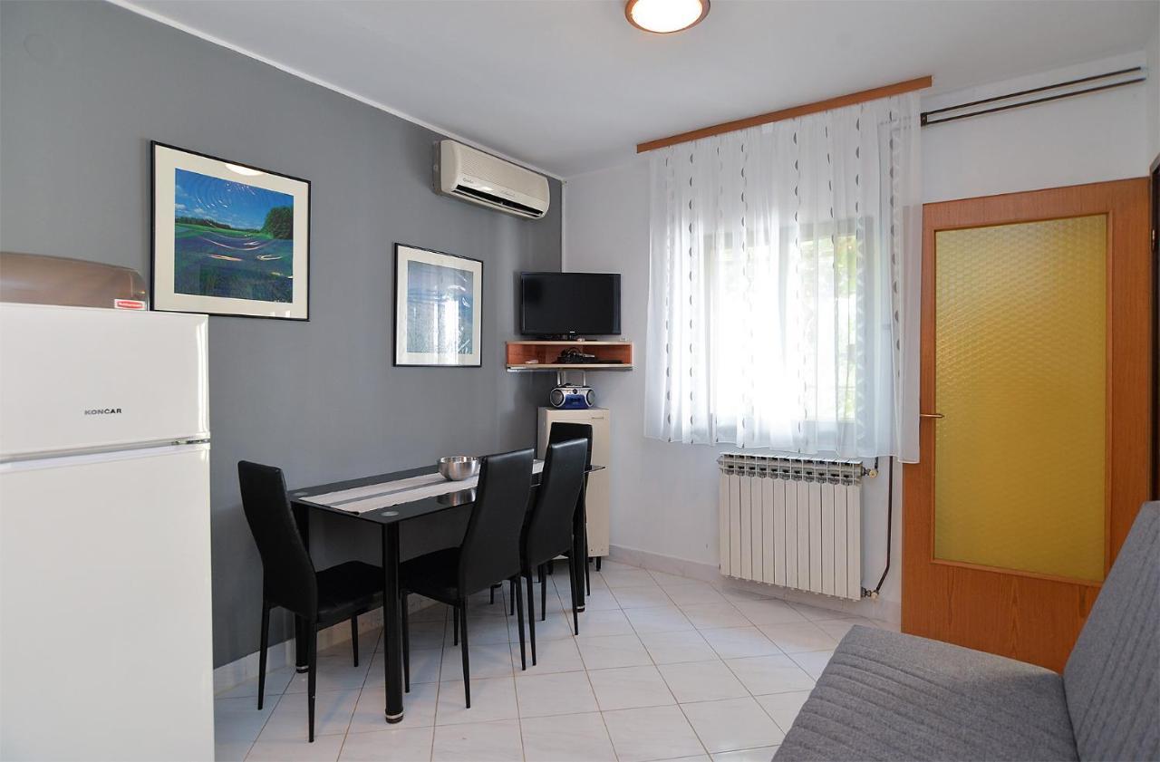 Apartment Mario 2060 Pula Exterior photo