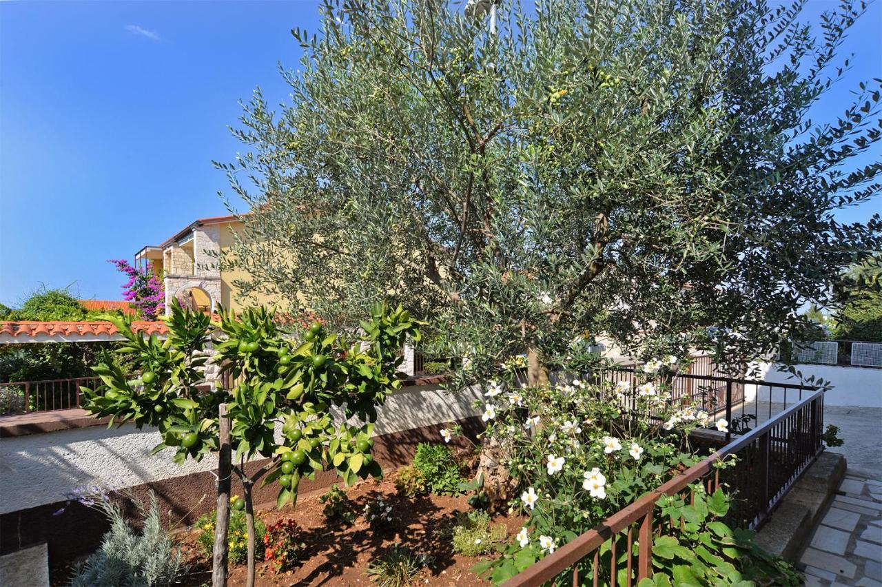 Apartment Mario 2060 Pula Exterior photo